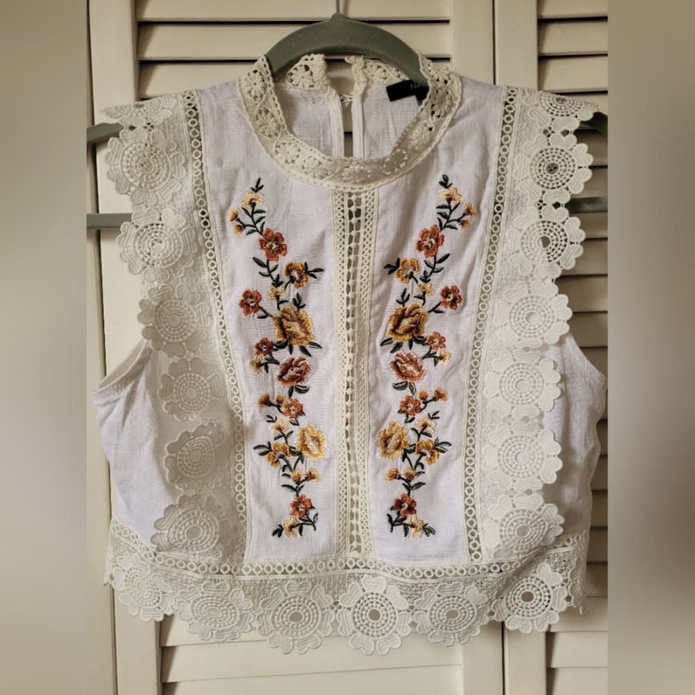 Embroidered Lace Trim Top - White Floral